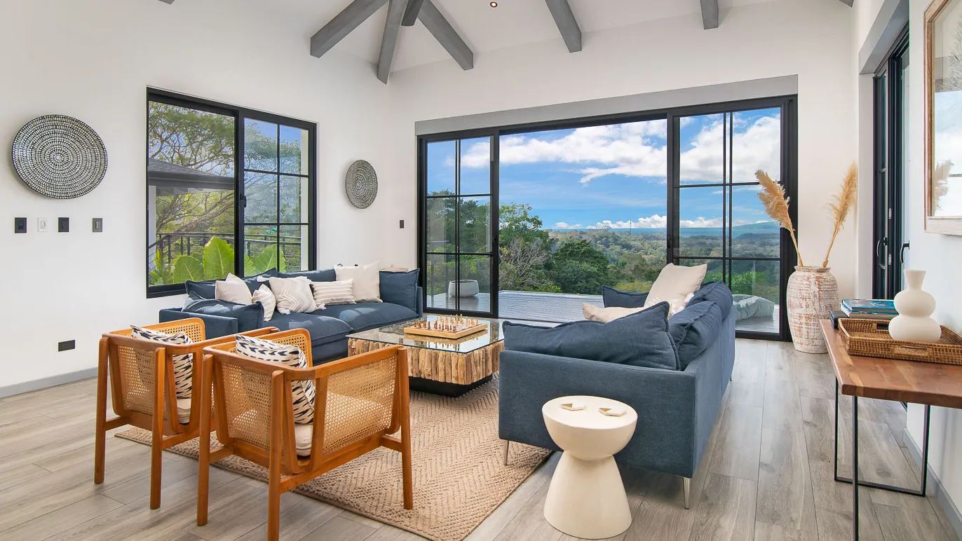 Luxurious 5 bedroom villa with pool and incredible views in Playa Hermosa Santa Teresa - image 7