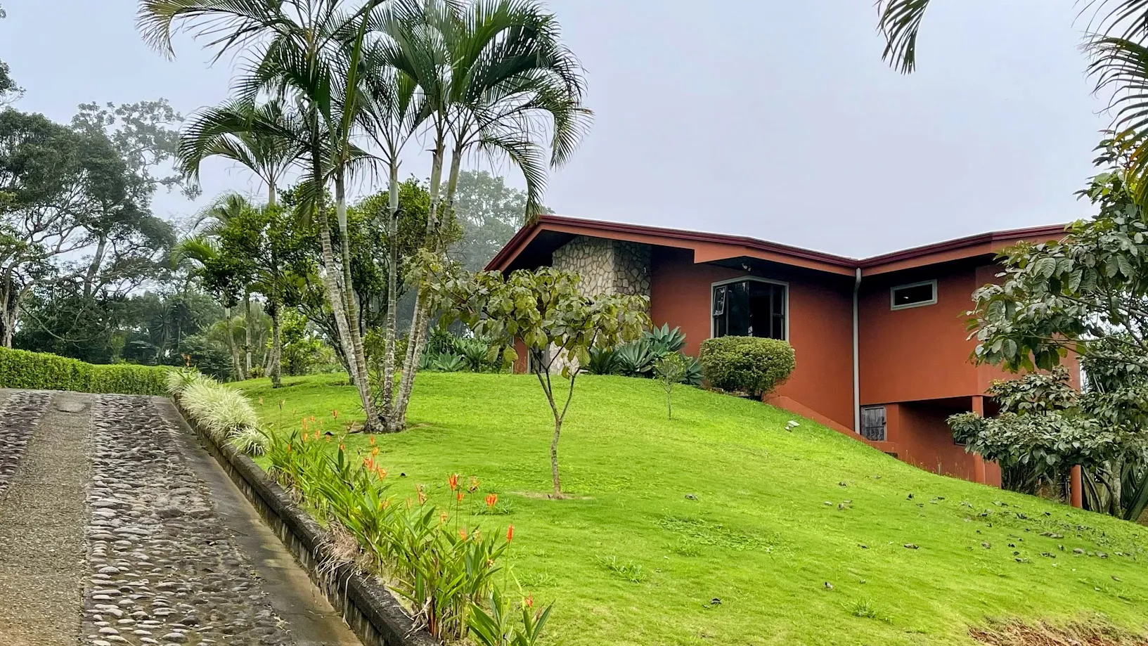 CHALET- STYLE HOME WITH SCENIC VIEWS – SAN PEDRO, SAN RAMON - image 7