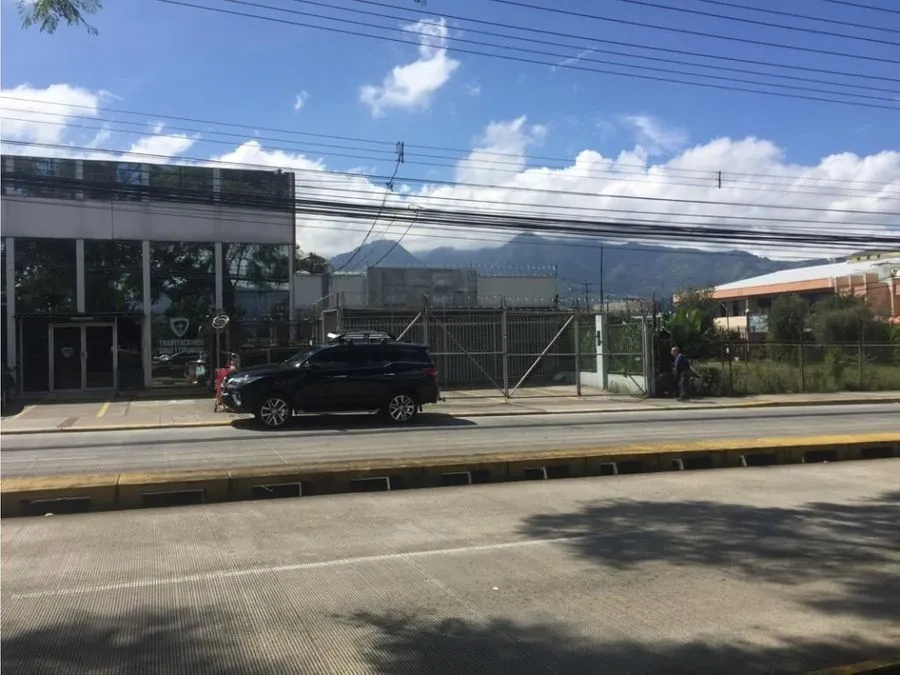 LOCAL SABANA SUR FRENTE A LA SABANA - image 1