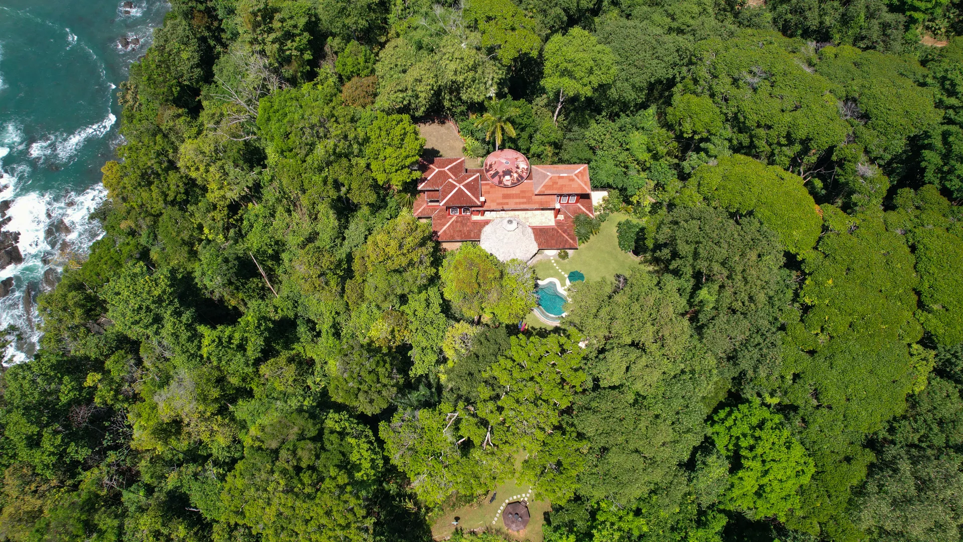 CROWN JEWEL OF THE PACIFIC: A RARE COLONIAL ESTATE WITH OCEAN FRONTAGE IN DOMINICAL - image 9