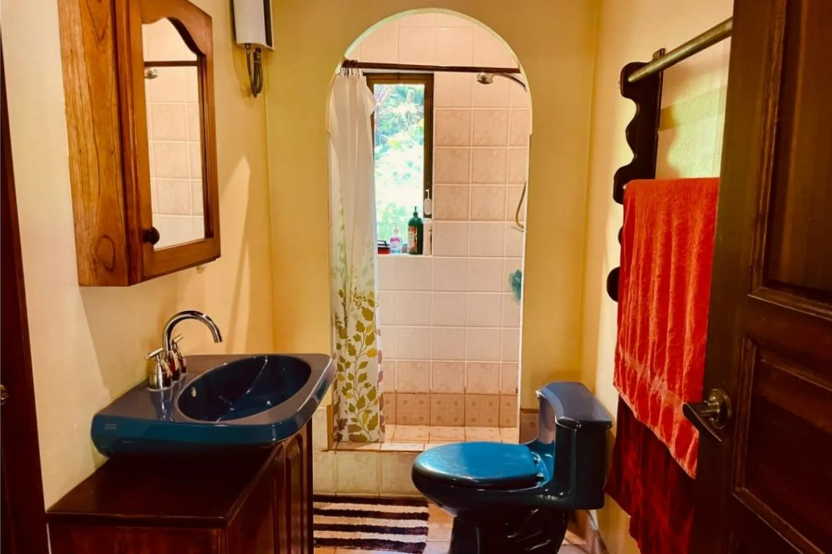 ELEGANT TUSCAN-STYLE HOUSE WITH SWIMMING POOL IN OJOCHAL, COSTA RICA - image 10