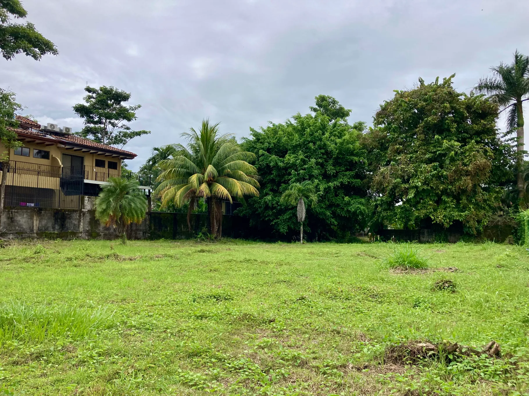 Beautiful Lot a few meters from the beach - image 14