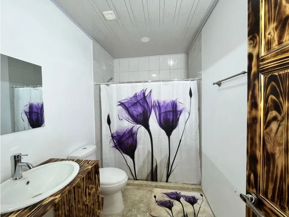 Great House In Los Angeles, Parrita - image 4