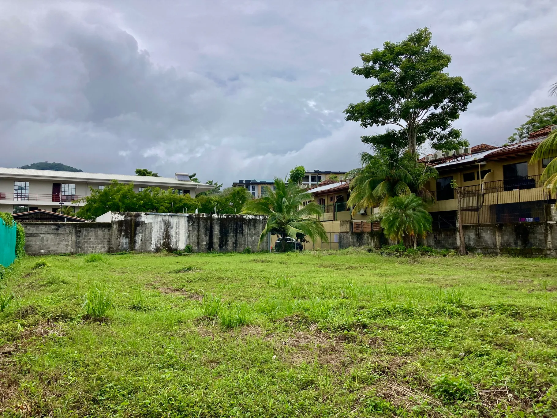 Beautiful Lot a few meters from the beach - image 10