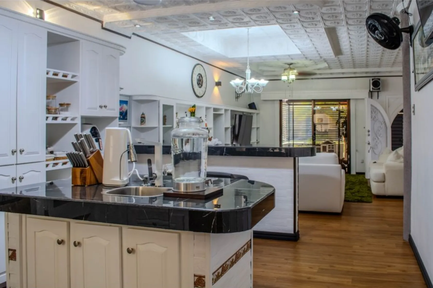 LUXURIOUS AND REFRESHING HOUSE IN PEREZ ZELEDON, COSTA RICA - image 8