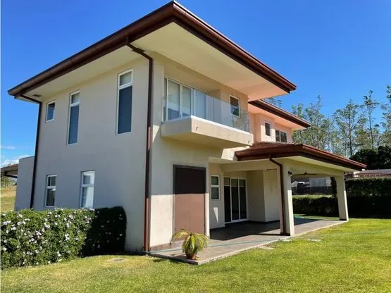 Contemporary House in Hacienda Espavel - image 2
