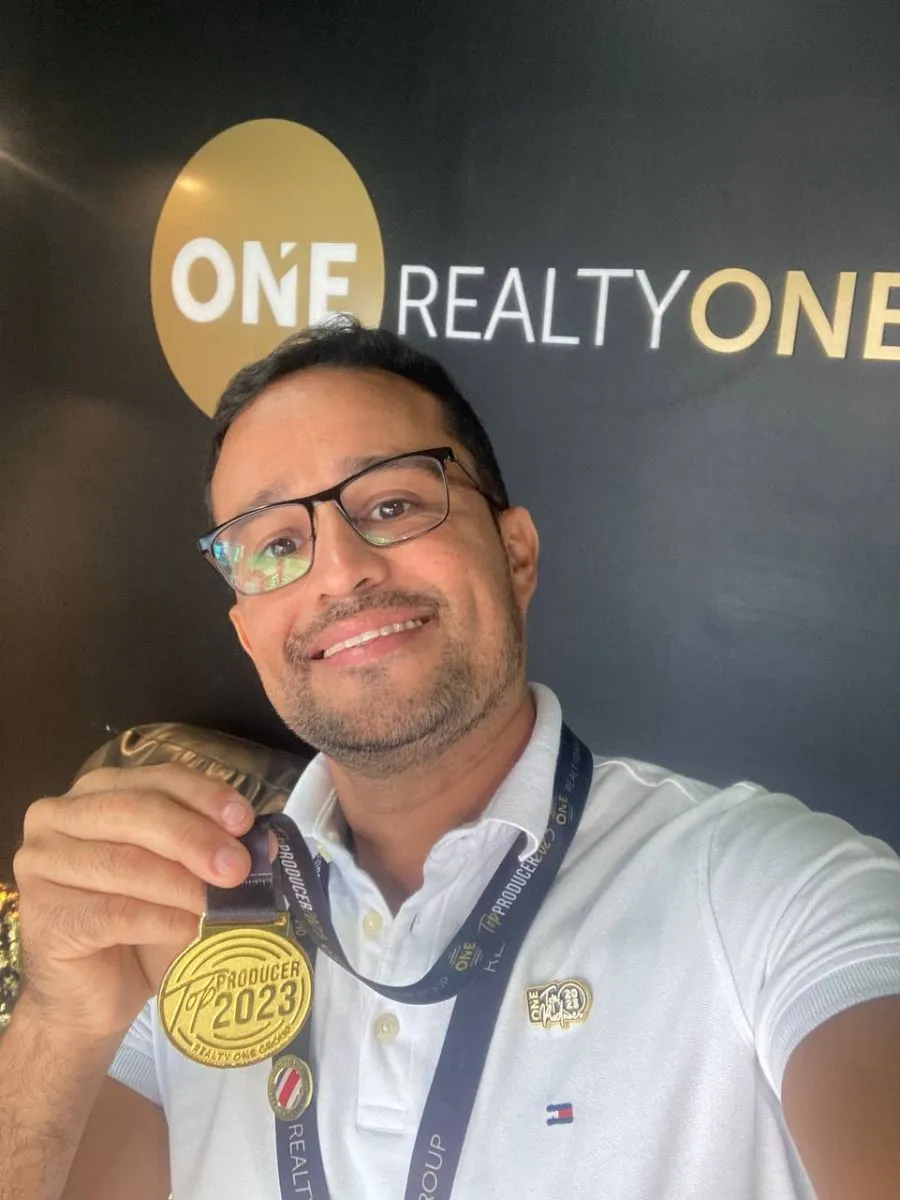 Agent Miguel Lopez gallery image 2