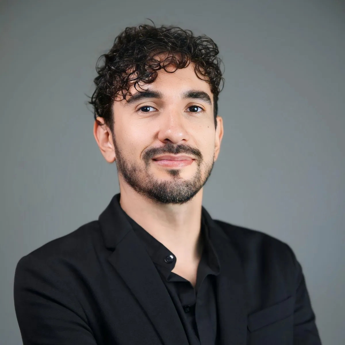Roberto	Angulo
