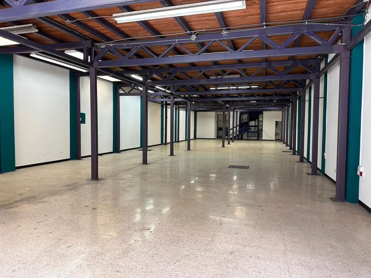 EDIFICIO COMERCIAL DE ALTO IMPACTO EN SAN JOSÉ CENTRO  698 m² de Construcción | Distrito Catedral | Zona ZC-2 - image 2