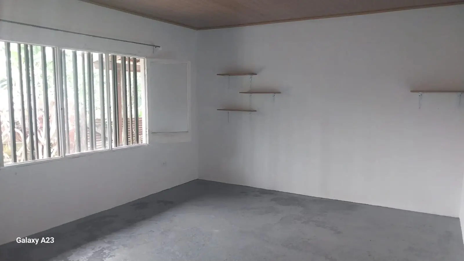 Practical house in Quebrada Amarilla with large land - image 11