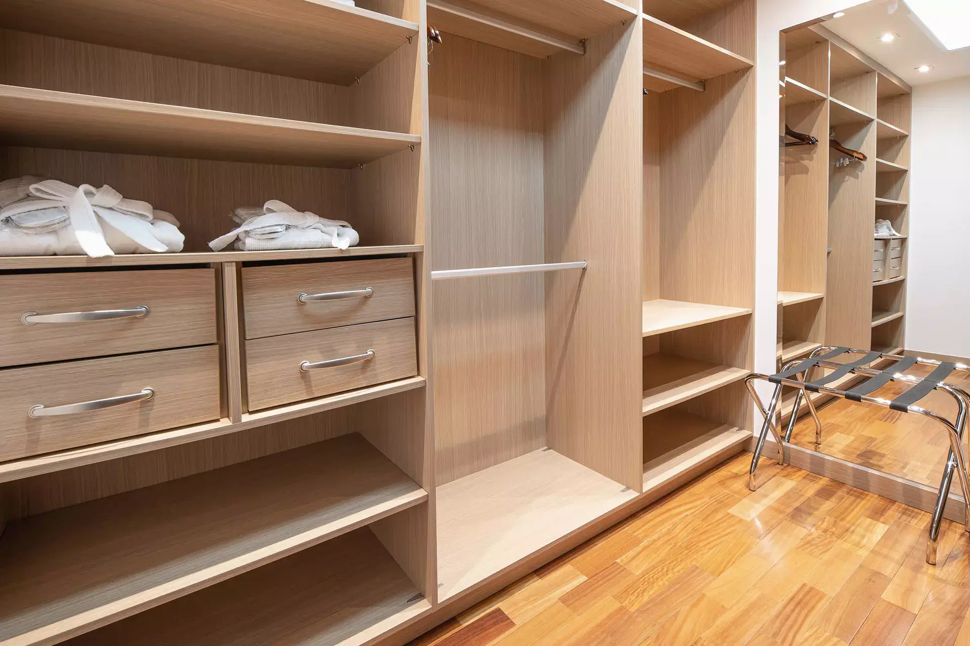 Luxury European 3 Bedroom Apartment in Laureles, Escazu - image 4