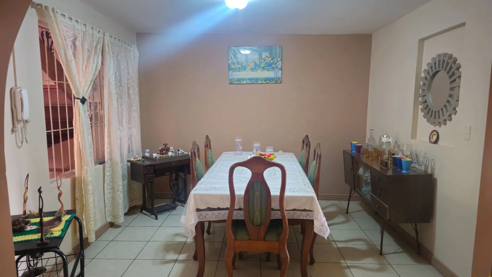 Spacious 6-Bedroom Family Home in Residencial Saint Clare, Moravia - image 13