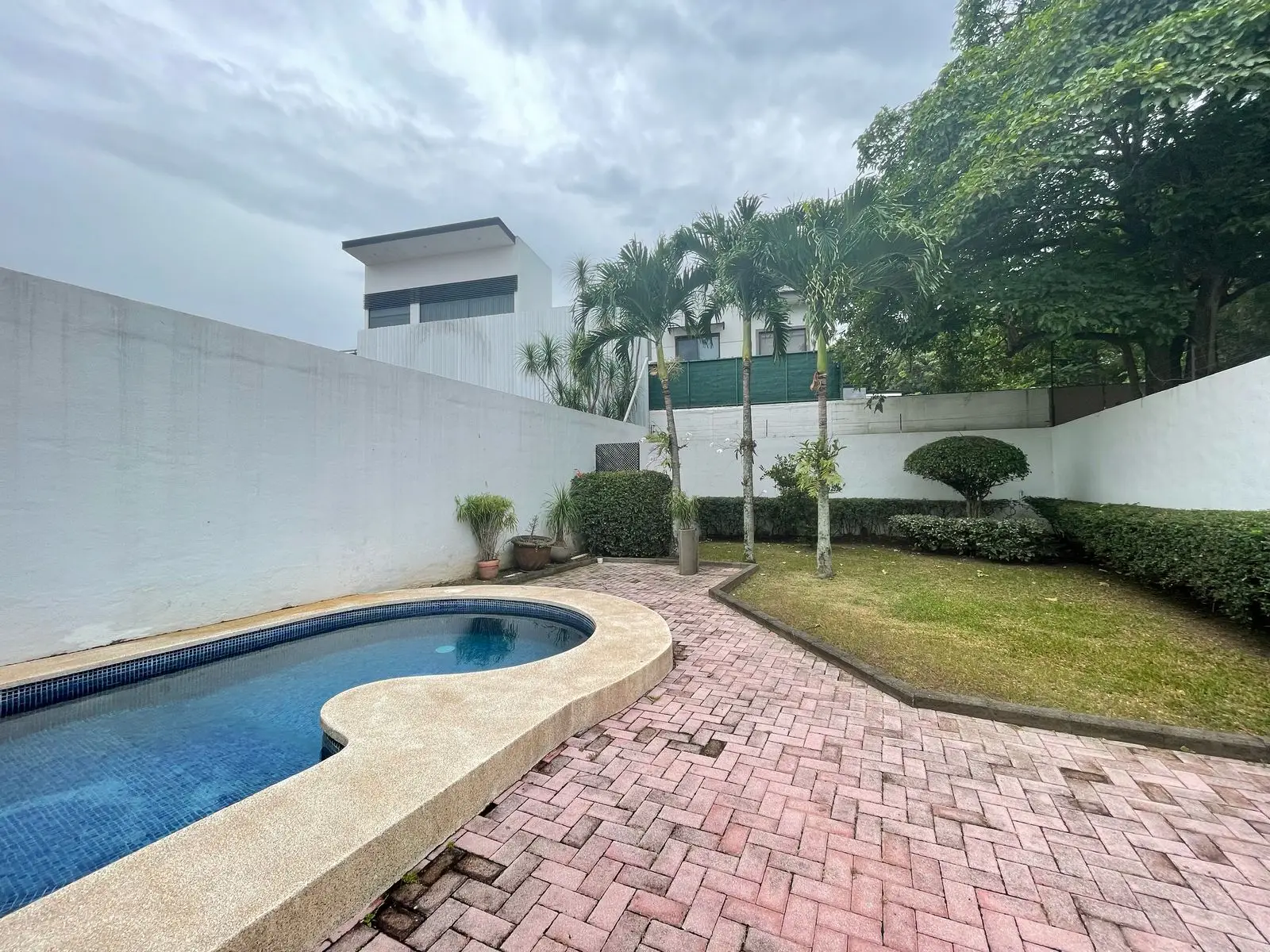 For Sale - House in Gated Community, Santa Ana - image 10