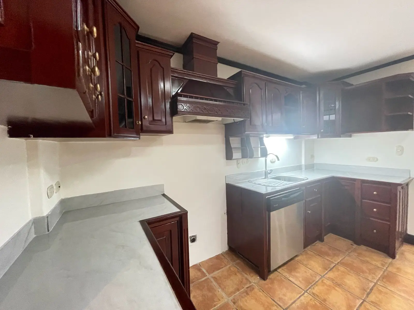 For Sale - House in Gated Community, Santa Ana - image 6