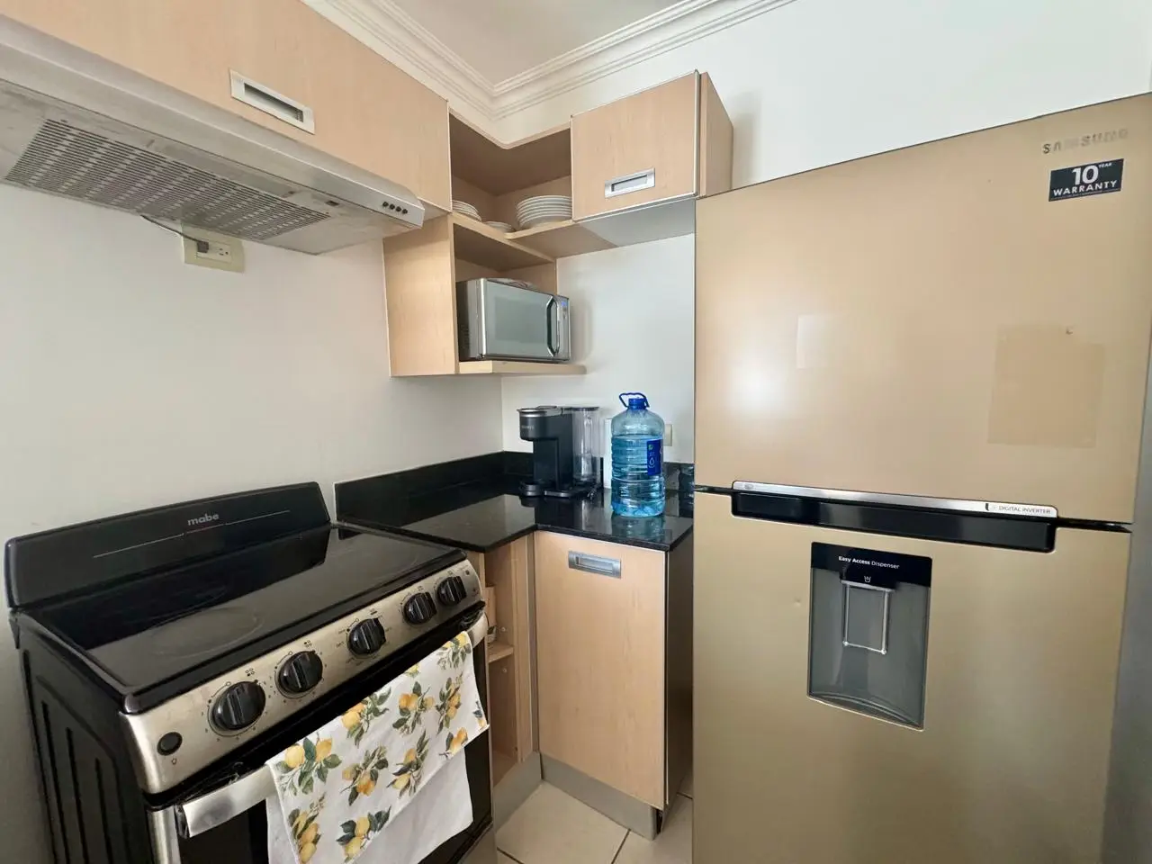 1-Bedroom Condominium in Santa Ana for Rent - image 2