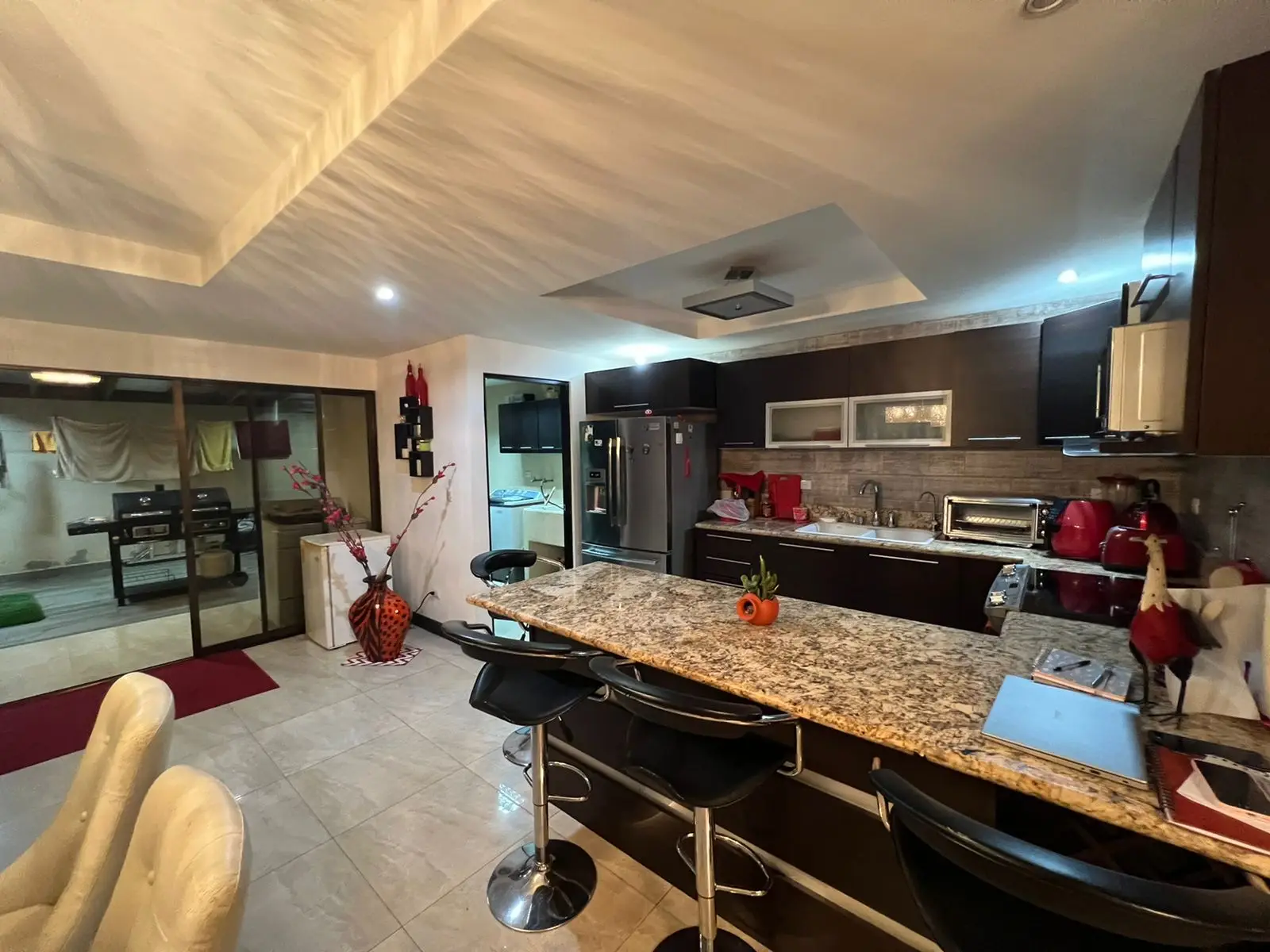 Santa Ana: 3-Bed Townhouse in Gated Community - Rent! - image 8