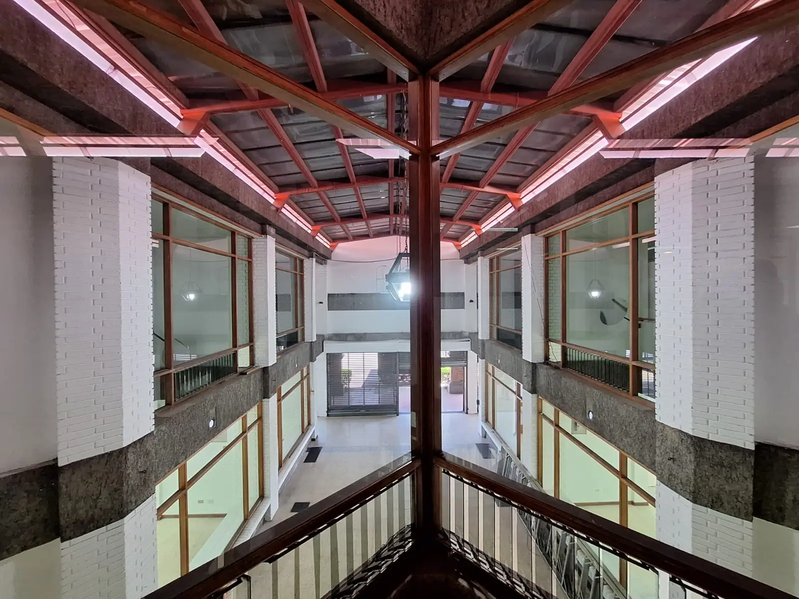 Prime 741sqm Modern Commercial space in Escazú, San José - image 6