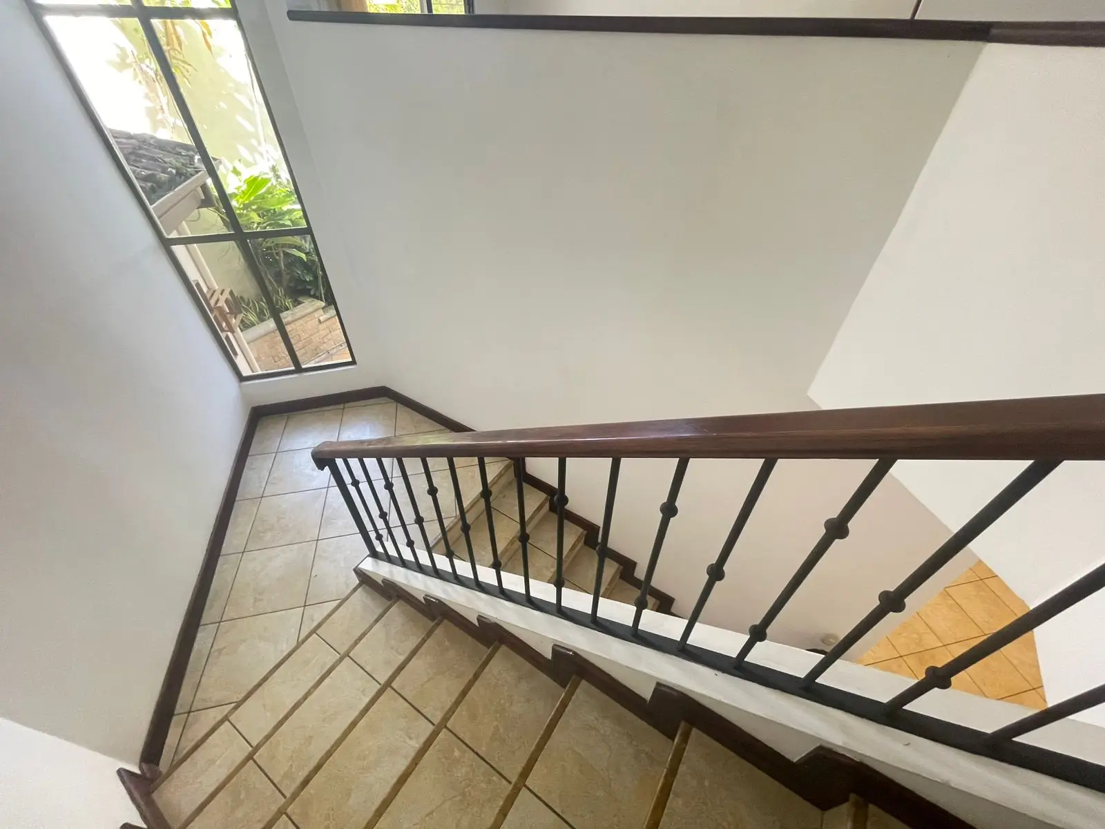 Charming 3-Bed House for Rent in Gated Community - image 9