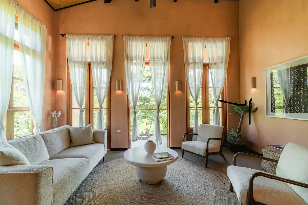 House  in Hermosa with  3 Spacious 105 m² Units with Pool - Turnkey income oppportunity  - image 9