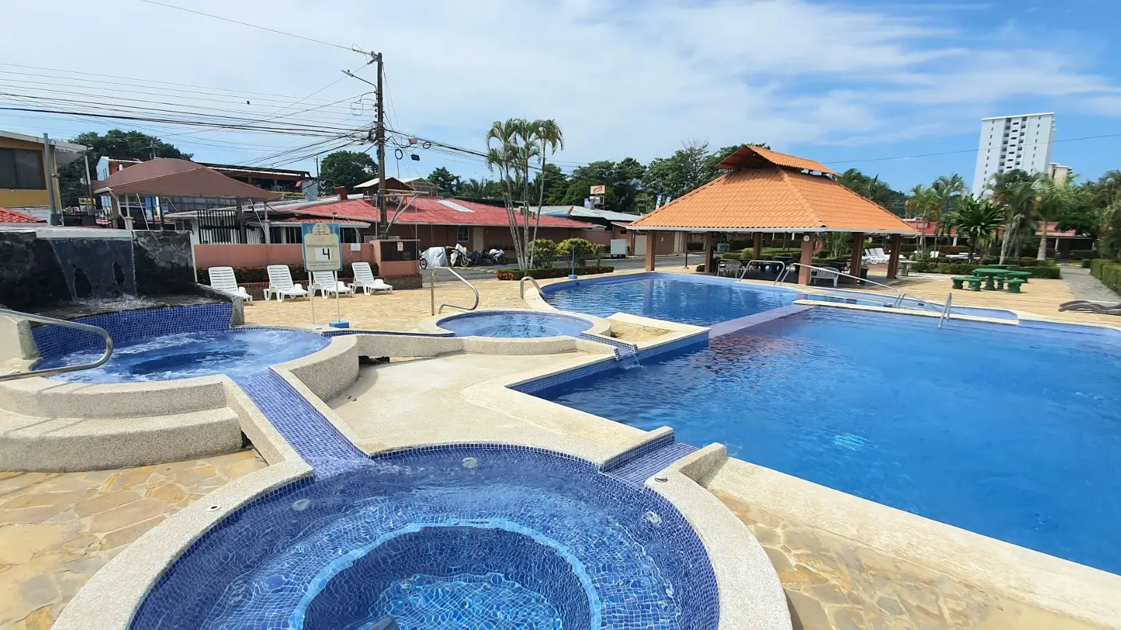 Charming 4-Bed Condo in Las Villas Paraíso - Perfect Family Home or Income Property ! Jaco center. - image 1