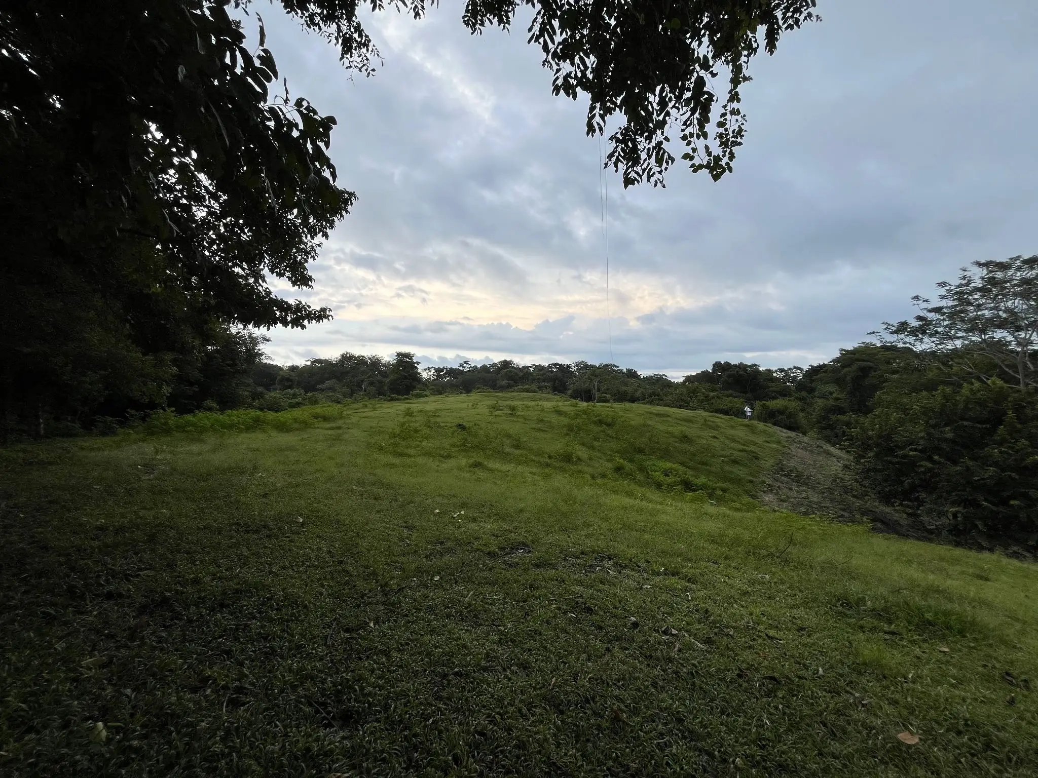 Exclusive Ocean View 2,7 hectares (6.8Acres) Estate Land in Playa Hermosa Hills - image 11