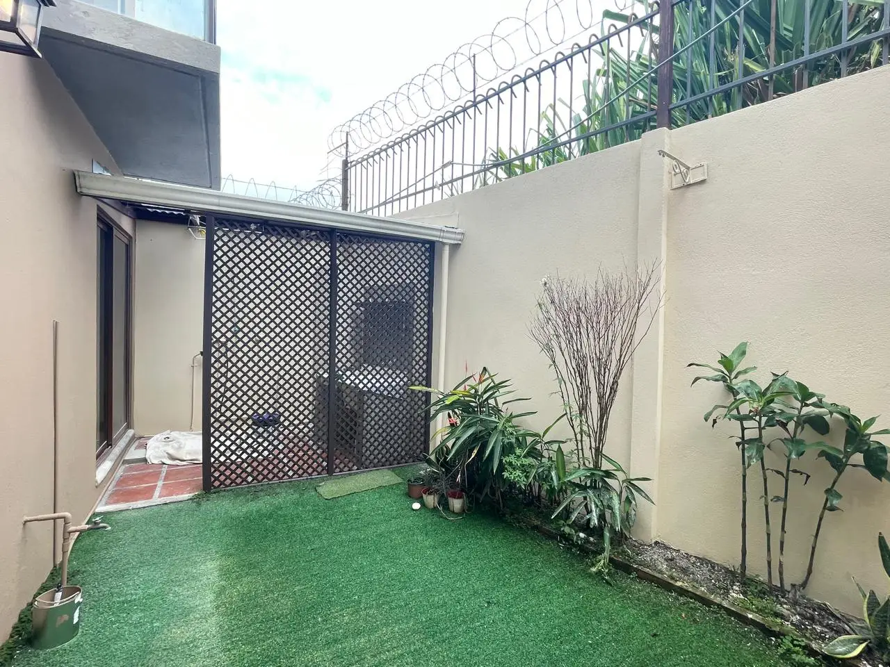 Colonial-Style Home in Secure Gated Community – For Sale or Rent - image 5