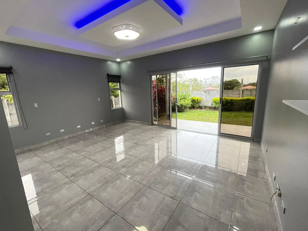 Modern 3-Bedroom Home in Palmares, Alajuela - USD $220,000 - image 2