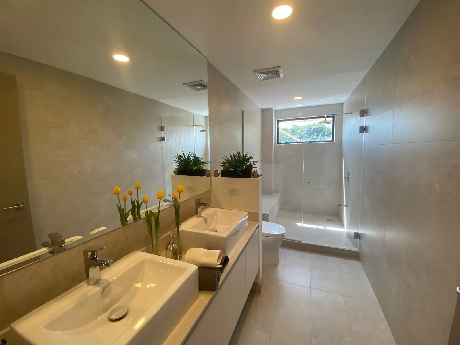 Modern 2-Bed Condo in Escazú with City Views - image 10