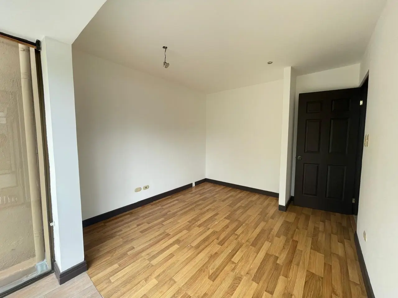 Colonial-Style Home in Secure Gated Community – For Sale or Rent - image 7