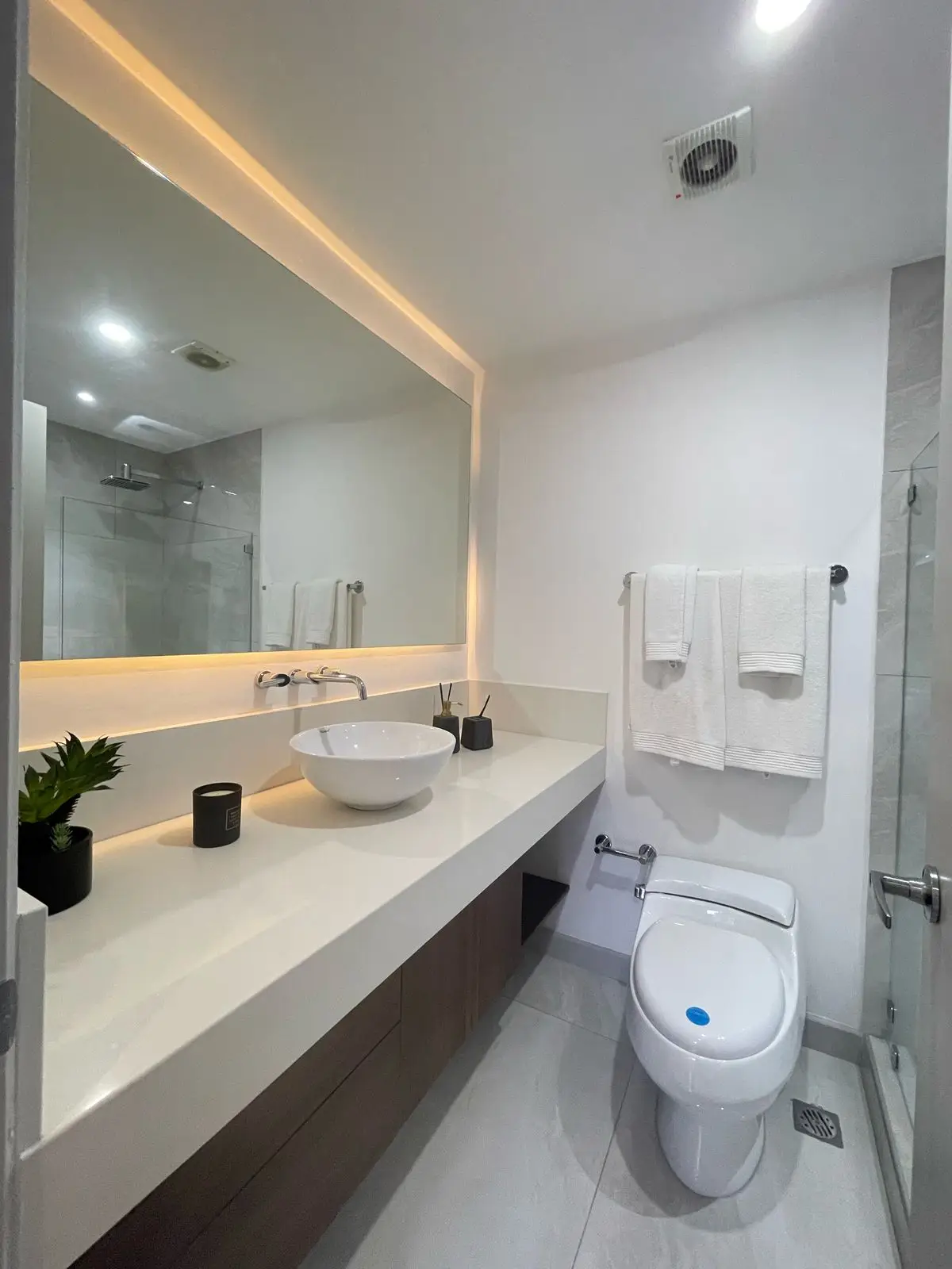 Luxury 3-BR Apartment in Secure Escazú Community - image 8