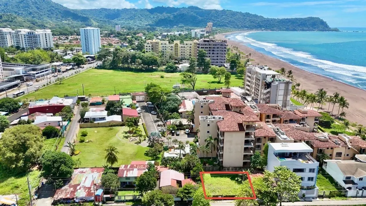 Lot just a few meters from Jaco Beach - image 3