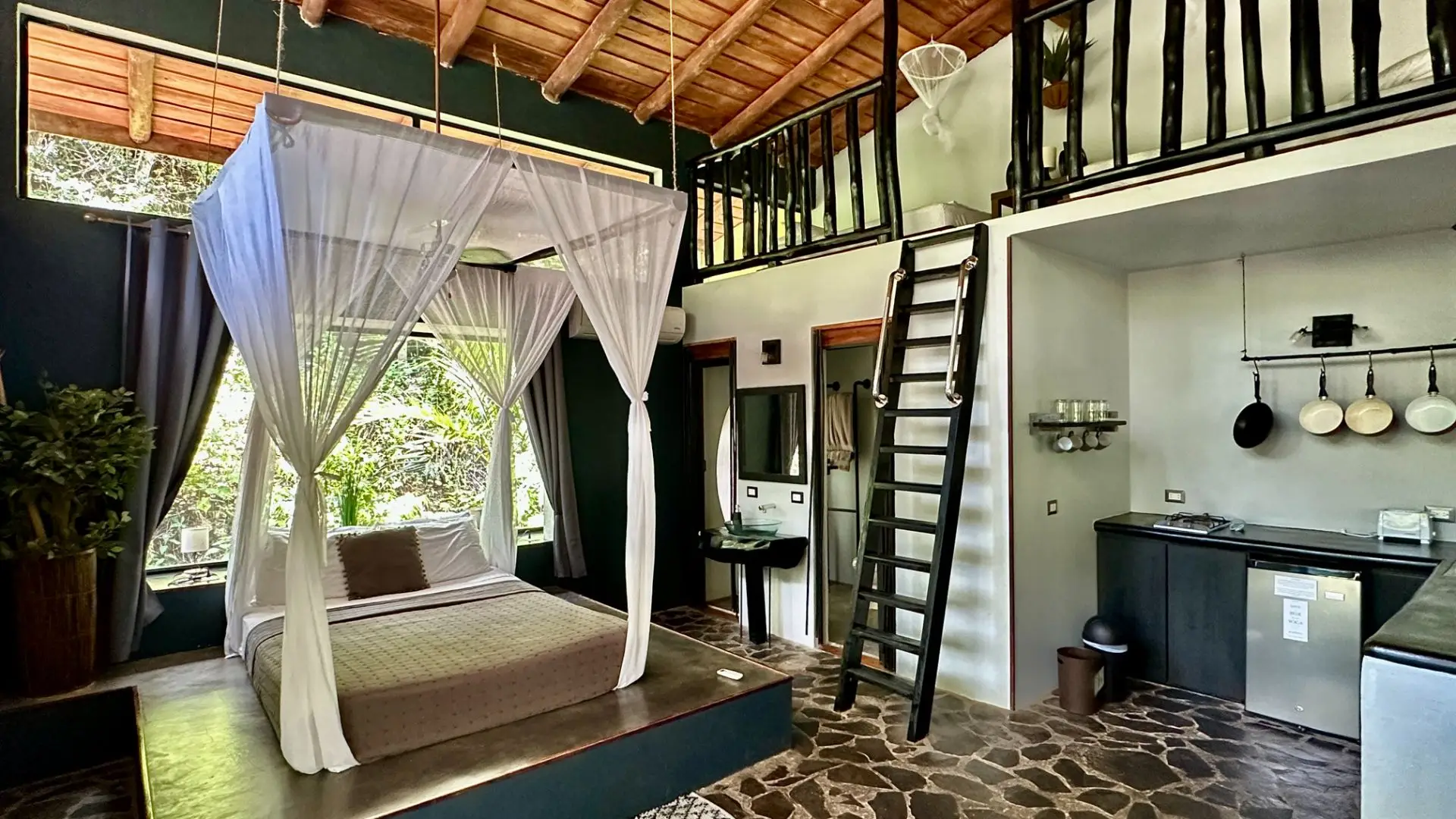 Eco Chic Multi Unit buildingin the Hills of Santa Teresa - image 6