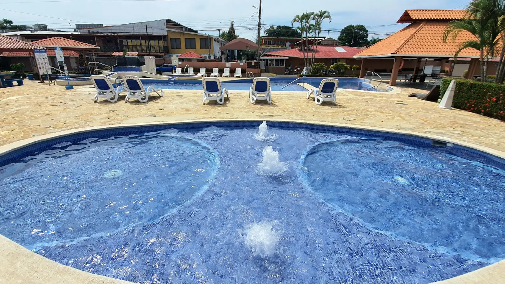 Charming 4-Bed Condo in Las Villas Paraíso - Perfect Family Home or Income Property ! Jaco center. - image 2