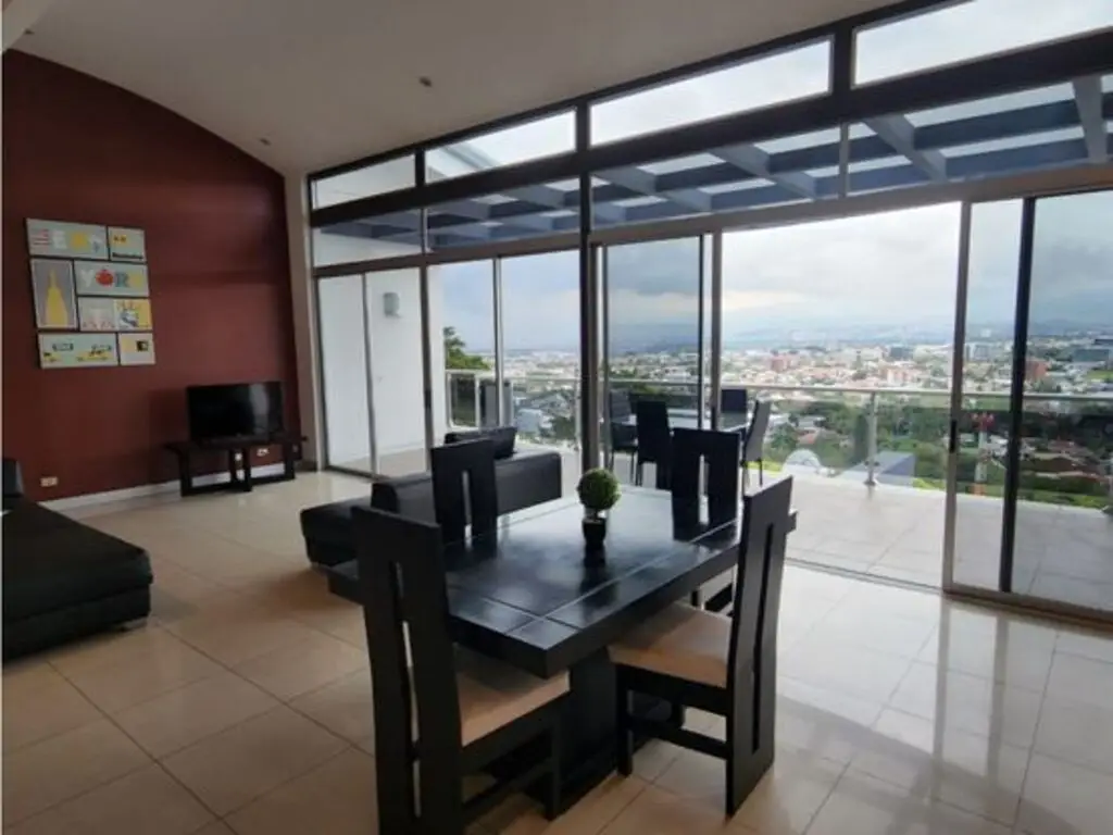 Luxury 3-Bed Penthouse with City Views in Escazú - image 6
