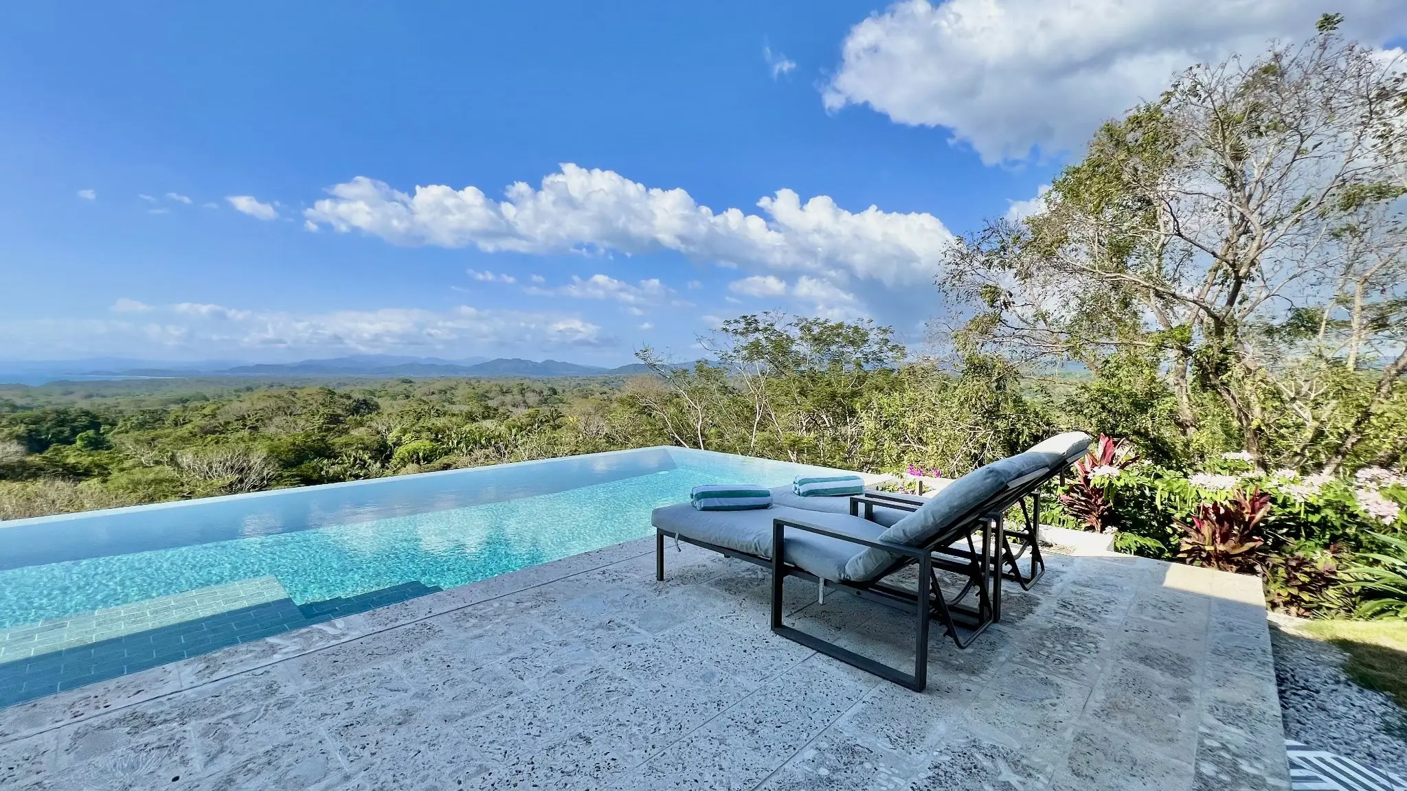 Luxury Home with a pool  in Pérez Zeledón, Costa Rica - Hotel Potential - image 12