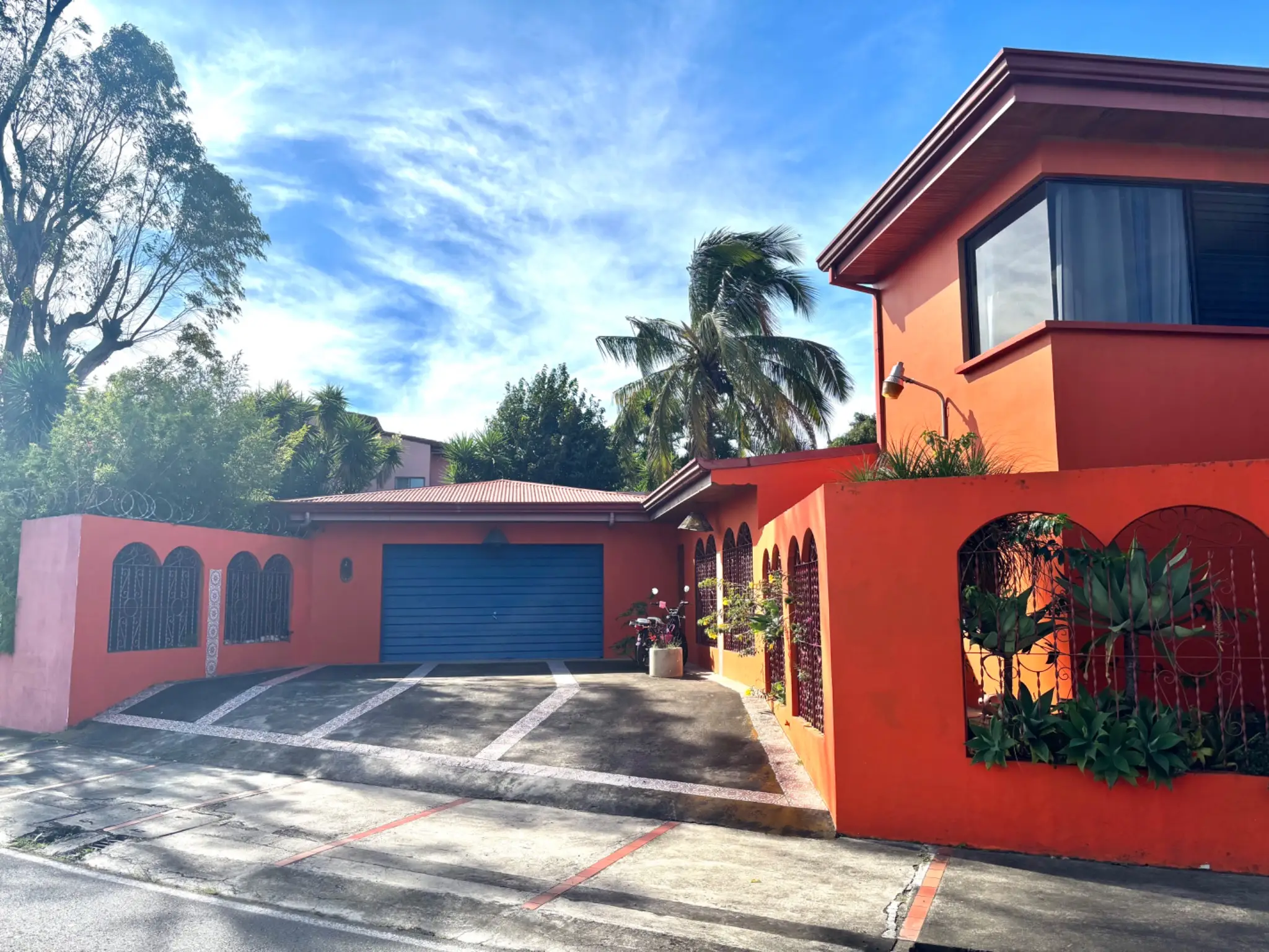 Sale / Lot with Two Houses to remodel, Los Laureles Residential, San Rafael, Escazu, San Jose - image 3