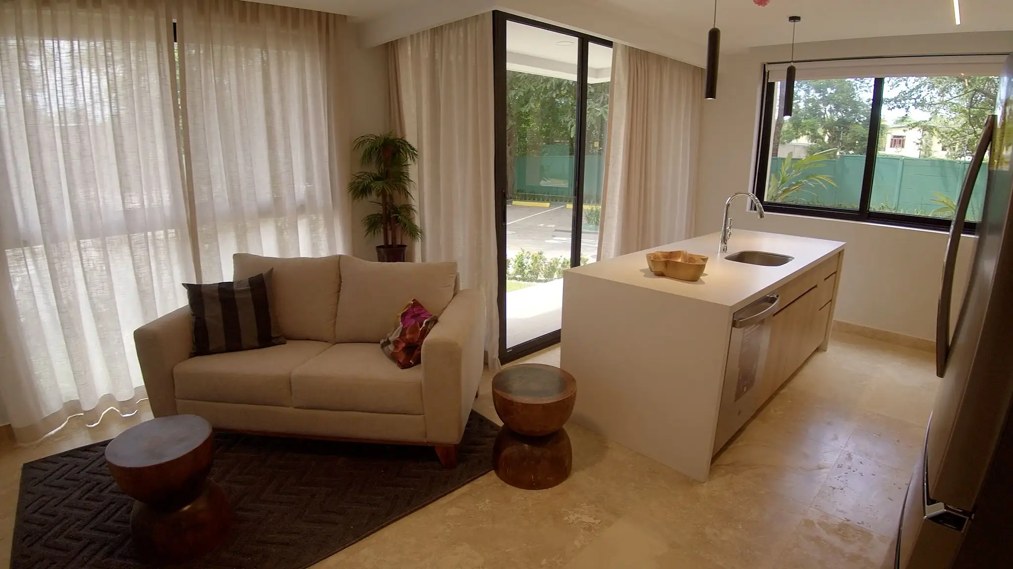 New Luxury 2-Bed Costa Rica Apartment: Pool, Modern Design & Green Views - image 10