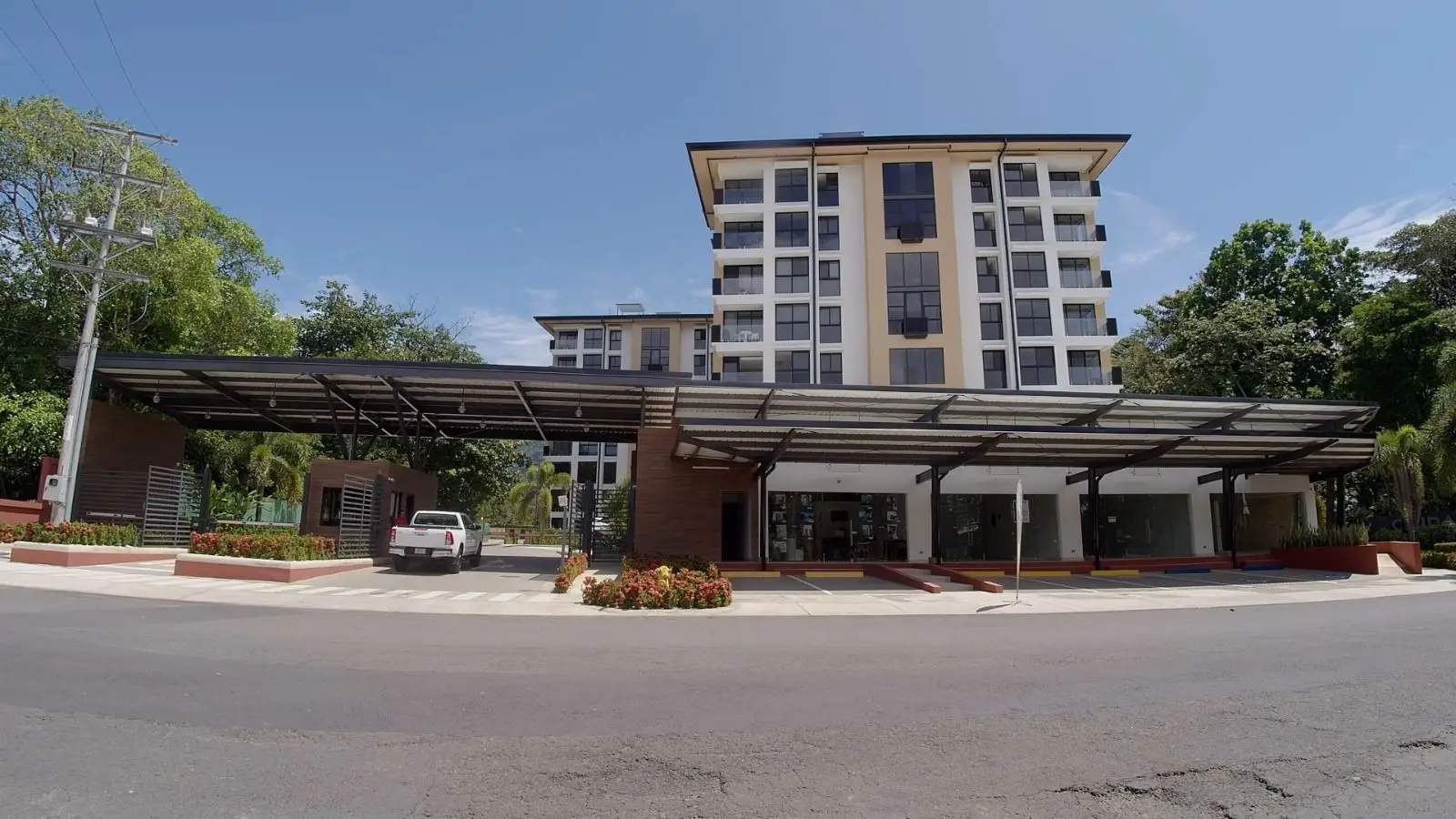 Brand New Modern Office/Commercial Space in Jacó, Costa Rica - Prime Location - image 14