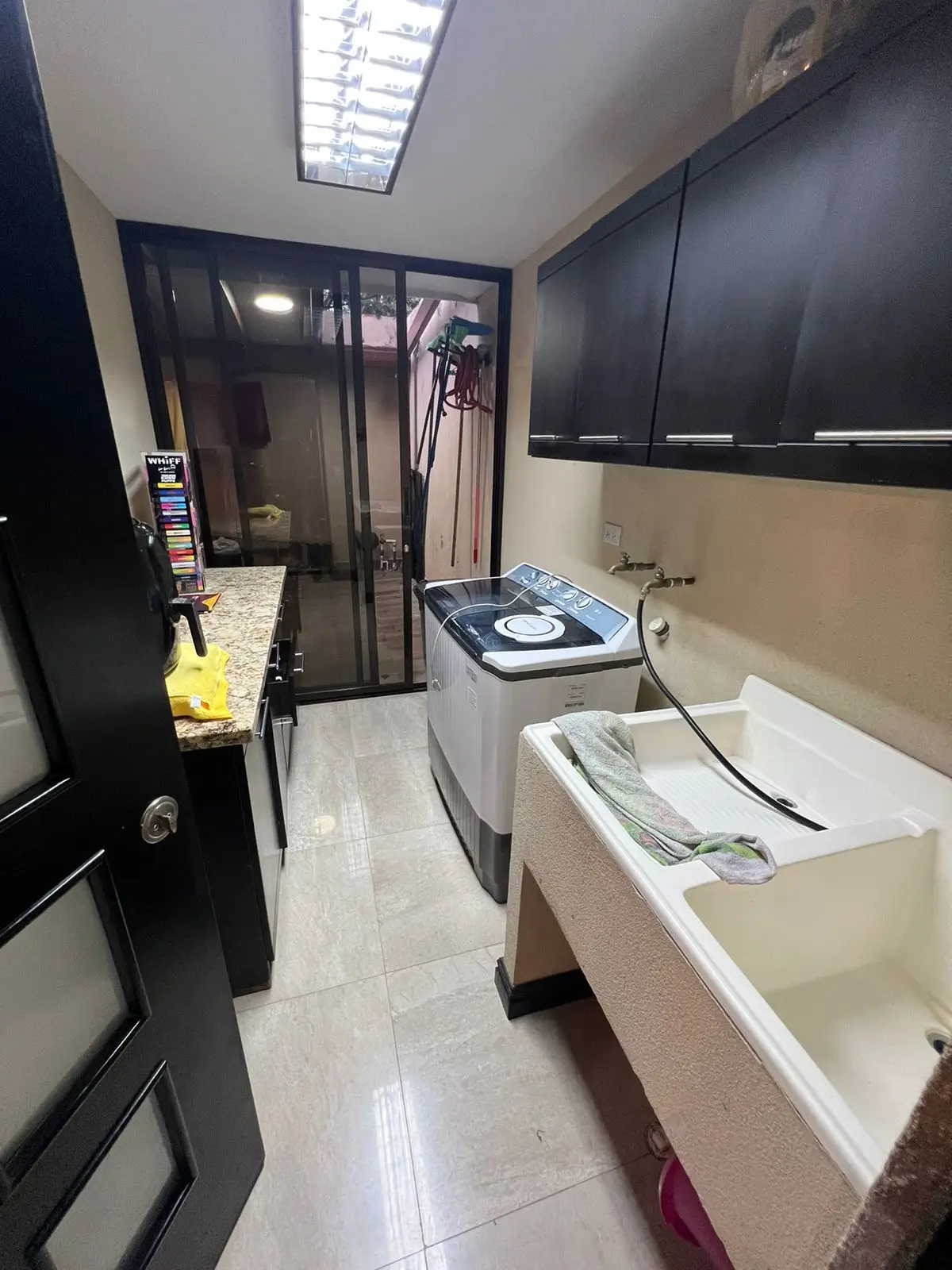 Santa Ana: 3-Bed Townhouse in Gated Community - Rent! - image 13