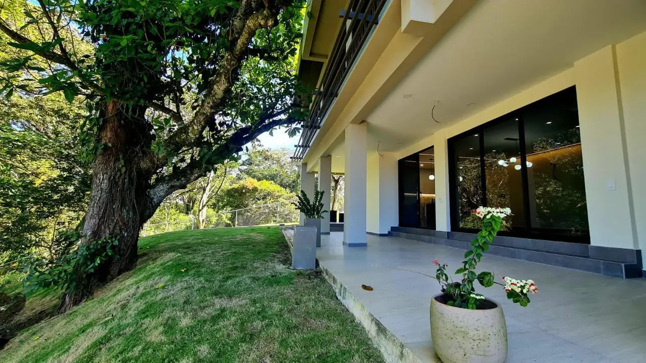 Modern Luxury 4-Bedroom Home in Guácima Gated Community - image 7