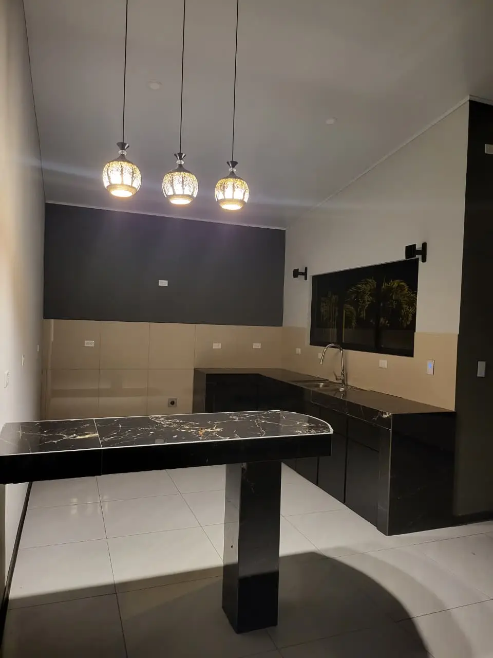 Amplia propiedad en Grecia con dos casas independientes, ideal para familia y renta - image 12