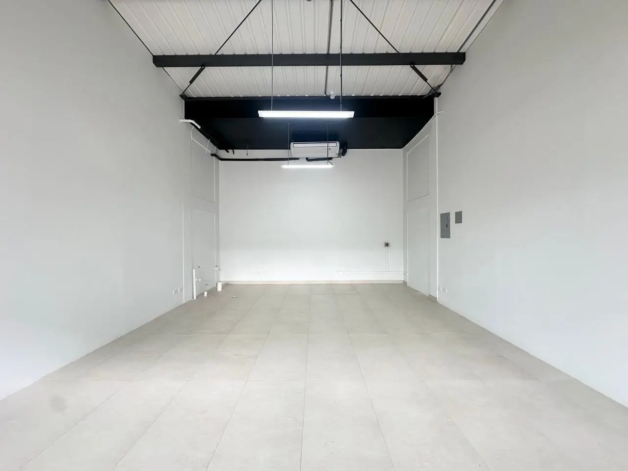 Brand New Commercial/Office Space in Prime Jacó Location  - image 4