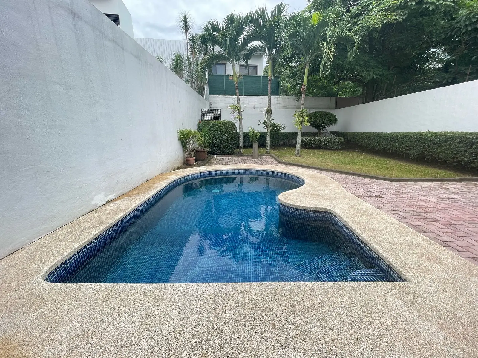 For Sale - House in Gated Community, Santa Ana - image 11