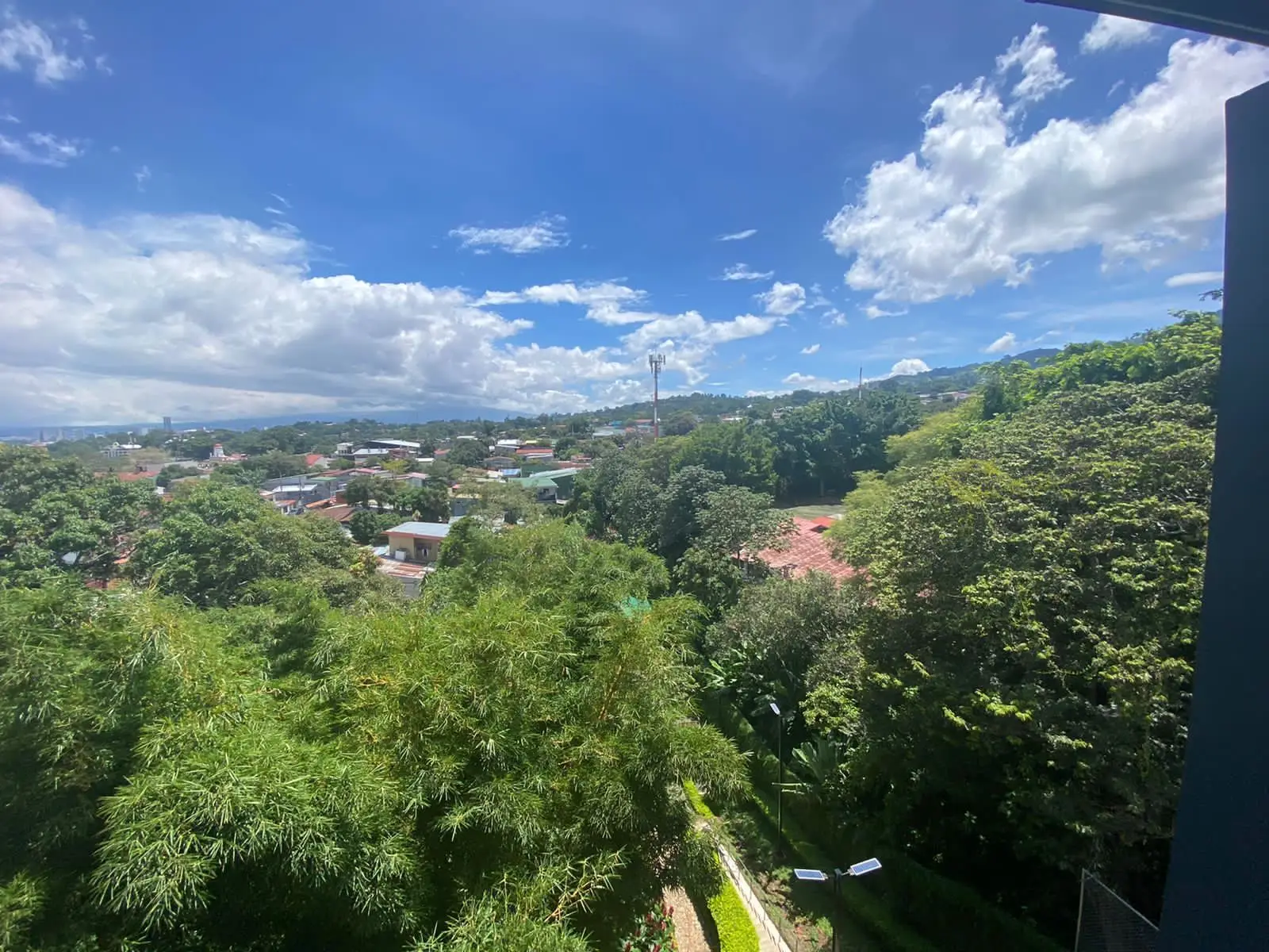 Modern 2-Bed Condo in Escazú with City Views - image 7