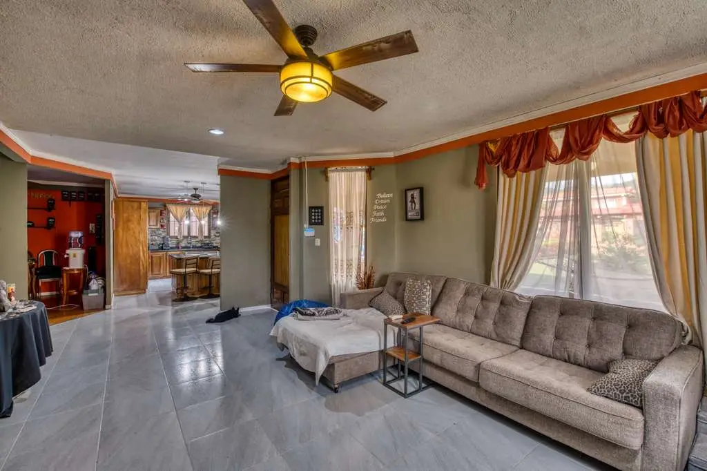 Discover this beautiful property in the heart of Jaco, a home built in the classic Costa Rican style  - image 15