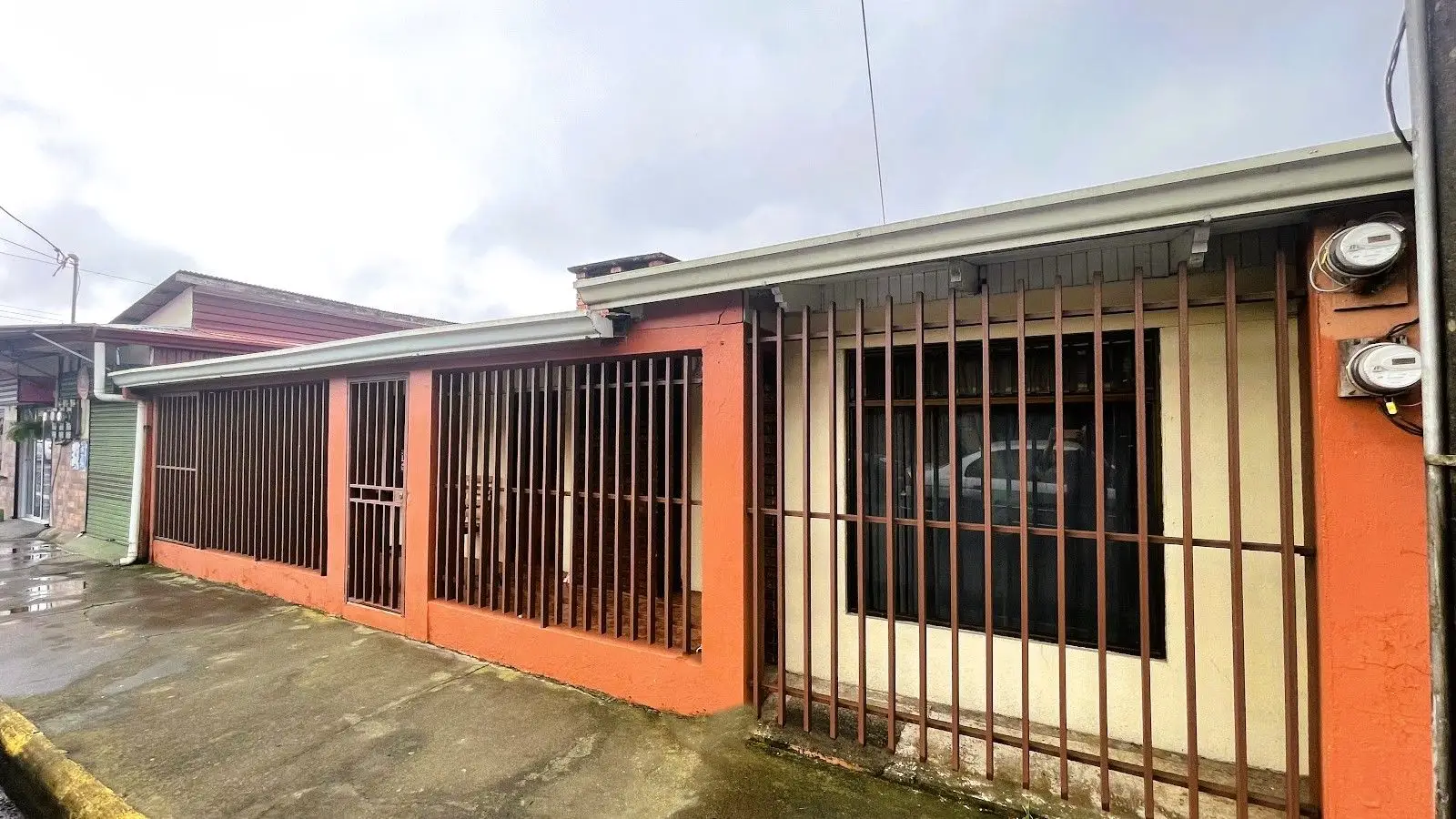 HOUSE WITH COMMERCIAL POTENTIAL FOR SALE IN SAN RAMON, ALAJUELA - image 2