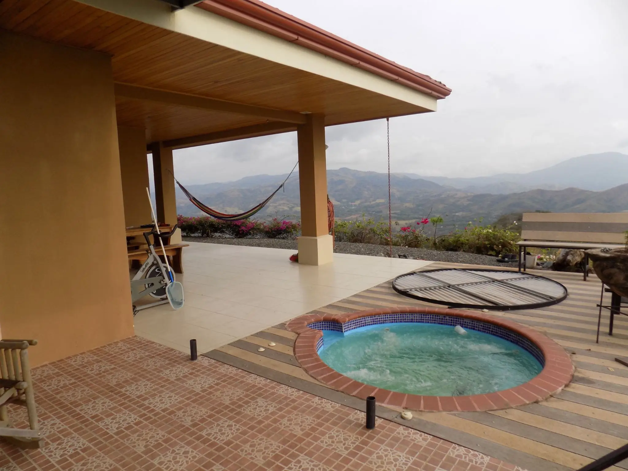 Panoramic Views & Hot Tub Oasis: in Orotina, Alajuela, Costa Rica - image 2