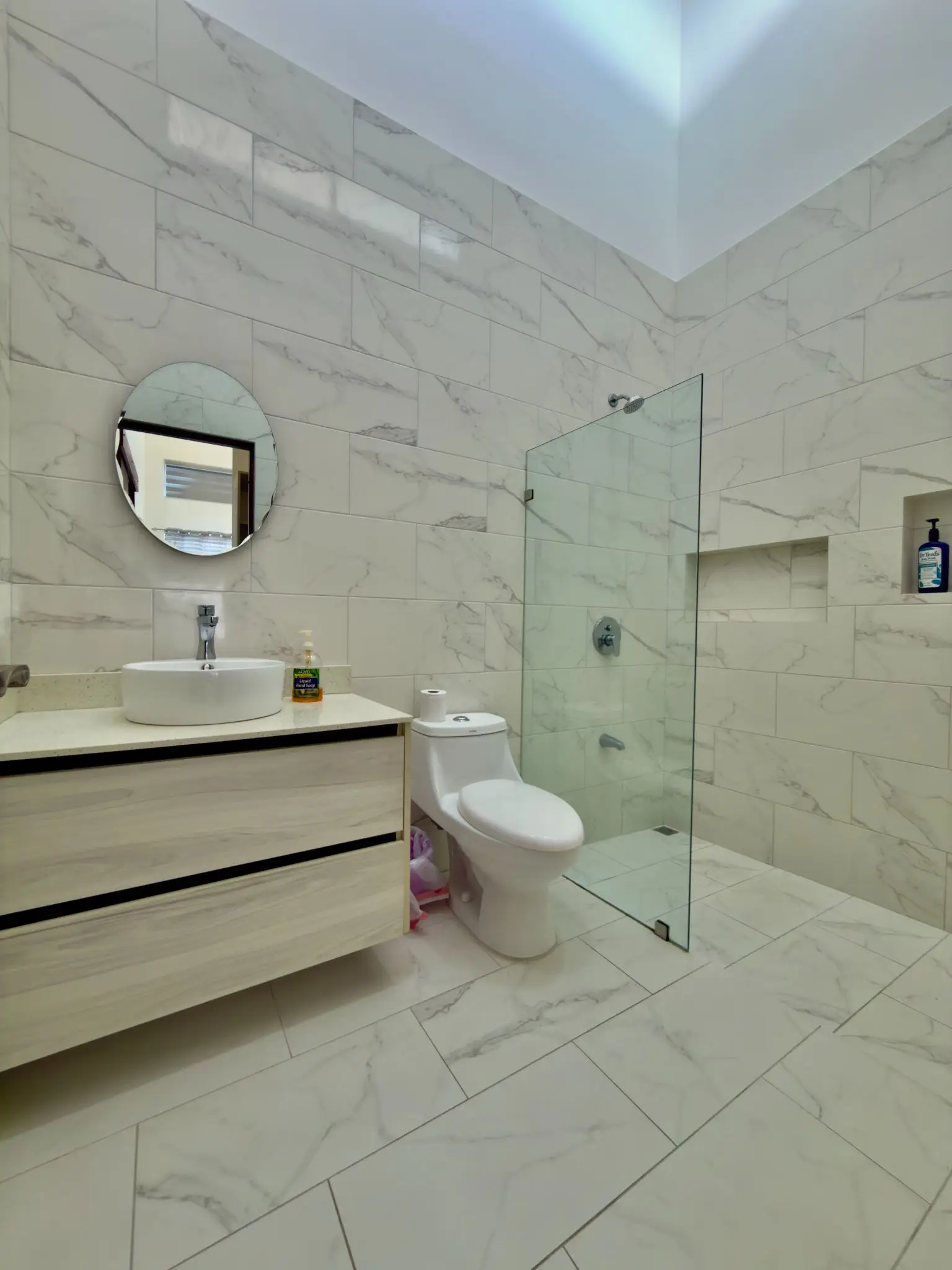 Experience Modern Living in Jacó: Stylish 2-Bed Home in Hacienda Verde Gated Community - image 8