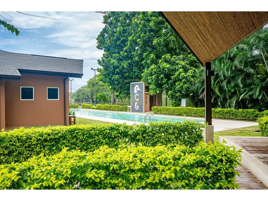 Modern 4-Bedroom House in Jacó: New Build with Spacious Living & Outdoor Oasis - image 12