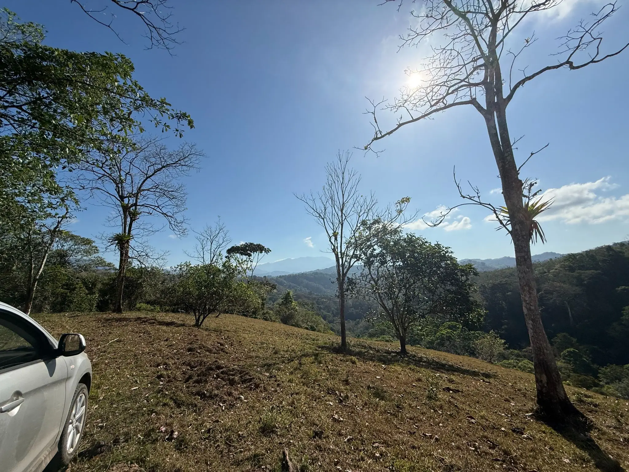 Eco-Luxury Mountain Santuary  11.48 Hectares of Pristine Paradise: Lush Forest, River & Farm Potential in Arenal Puriscal , San Jose  - image 5